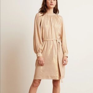 DASHA LAMÉ LONG SLEEVE BELTED DRESS
CHAMPAGNE-LAME
